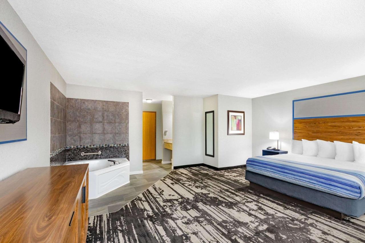 Americinn By Wyndham Pella Ngoại thất bức ảnh
