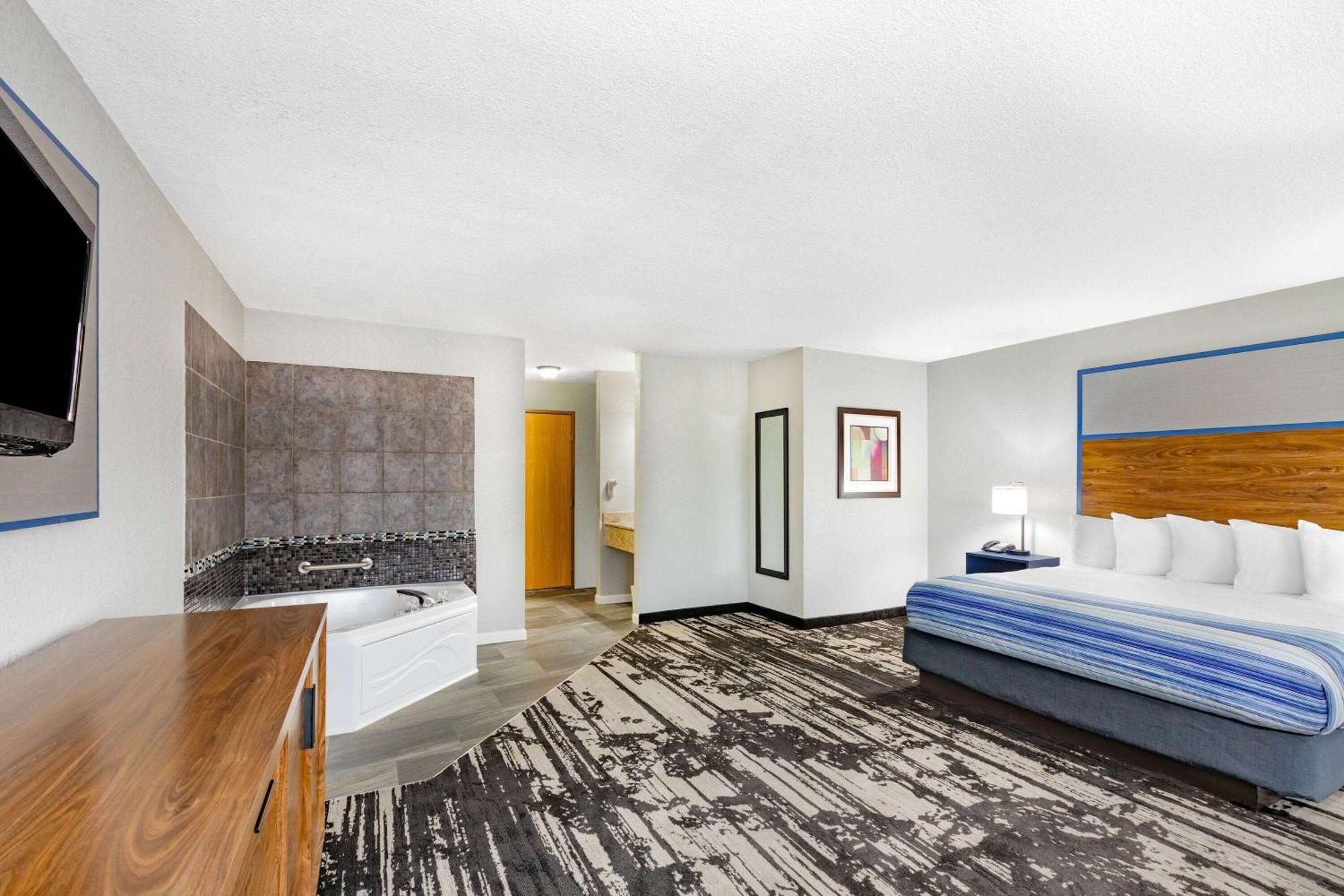 Americinn By Wyndham Pella Ngoại thất bức ảnh