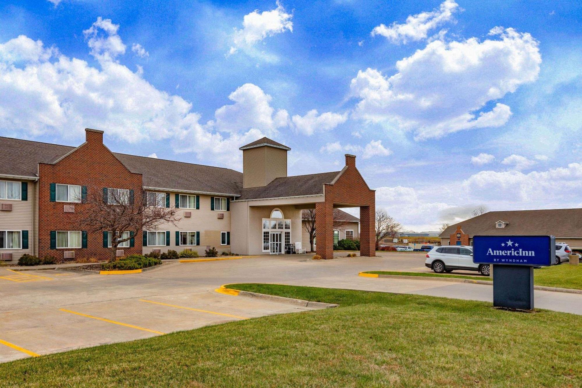 Americinn By Wyndham Pella Ngoại thất bức ảnh